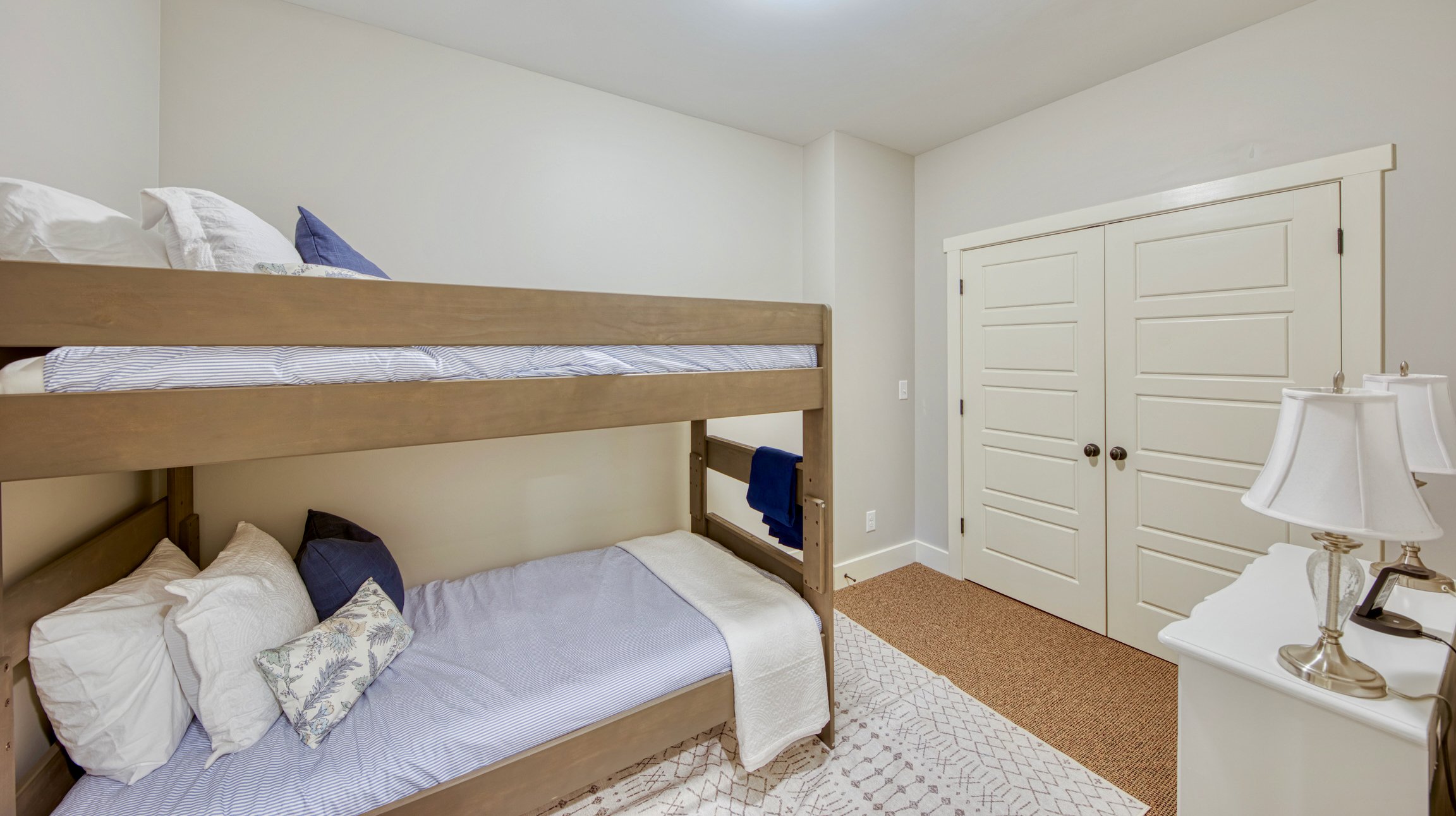 Lower-level twin bunk beds