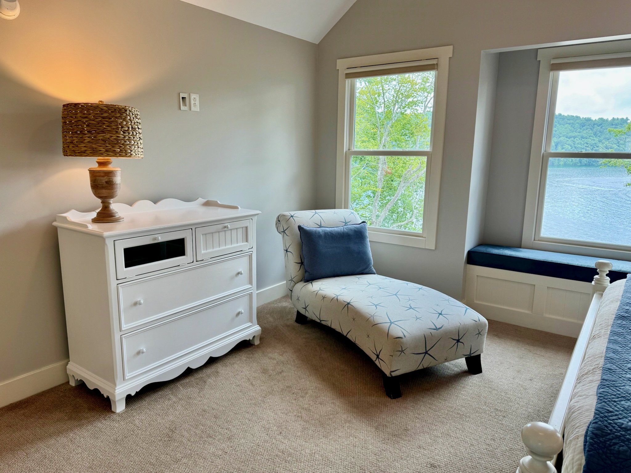 Upstairs primary bedroom sitting area